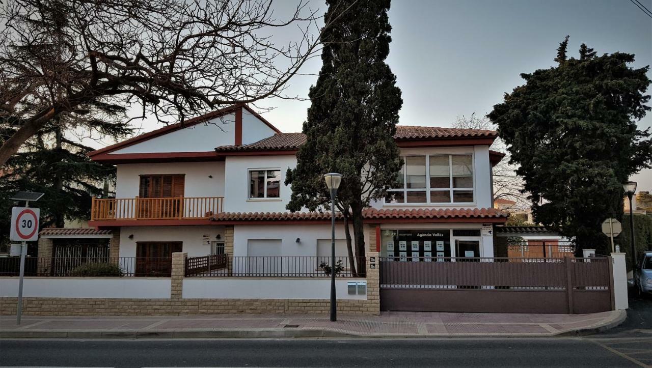 فيلا Casa Raval De Gracia C كامبريلس المظهر الخارجي الصورة